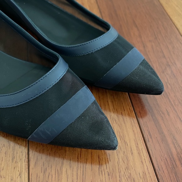 Authentic Fendi Zucca Mesh Colibrì Leather-Trimmed Flats Navy 39.5 - Picture 4 of 11